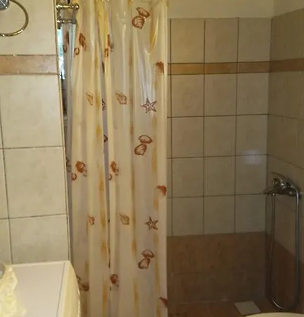 Miki's Castle Apartamento *
