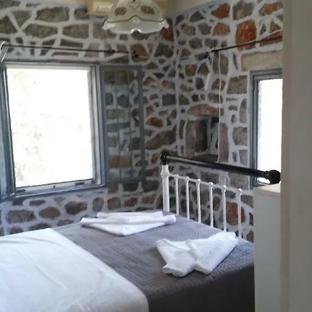 Miki's Castle Λάγια