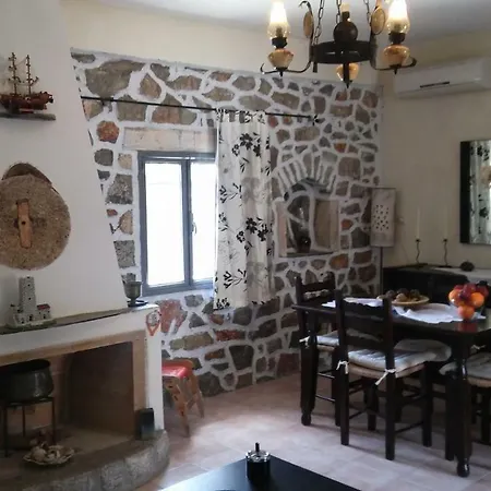 Appartement Miki's Castle Láyia